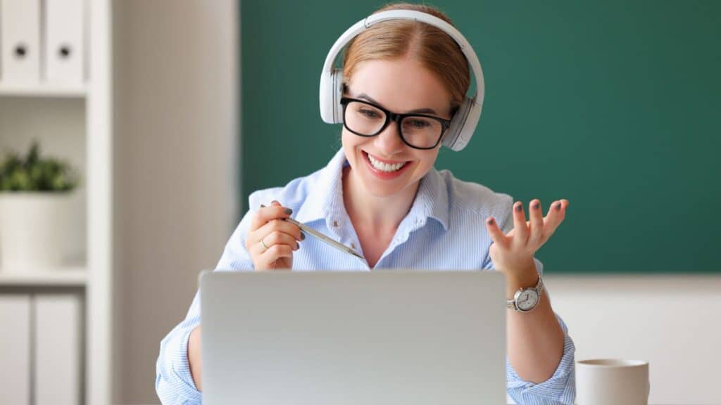 What Should You Look for in an Online Finnish Teacher? Top 5 Qualities to Consider