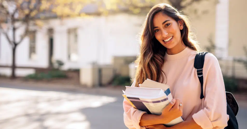 How to Reduce College Costs: 5 Benefits of Textbook Rental