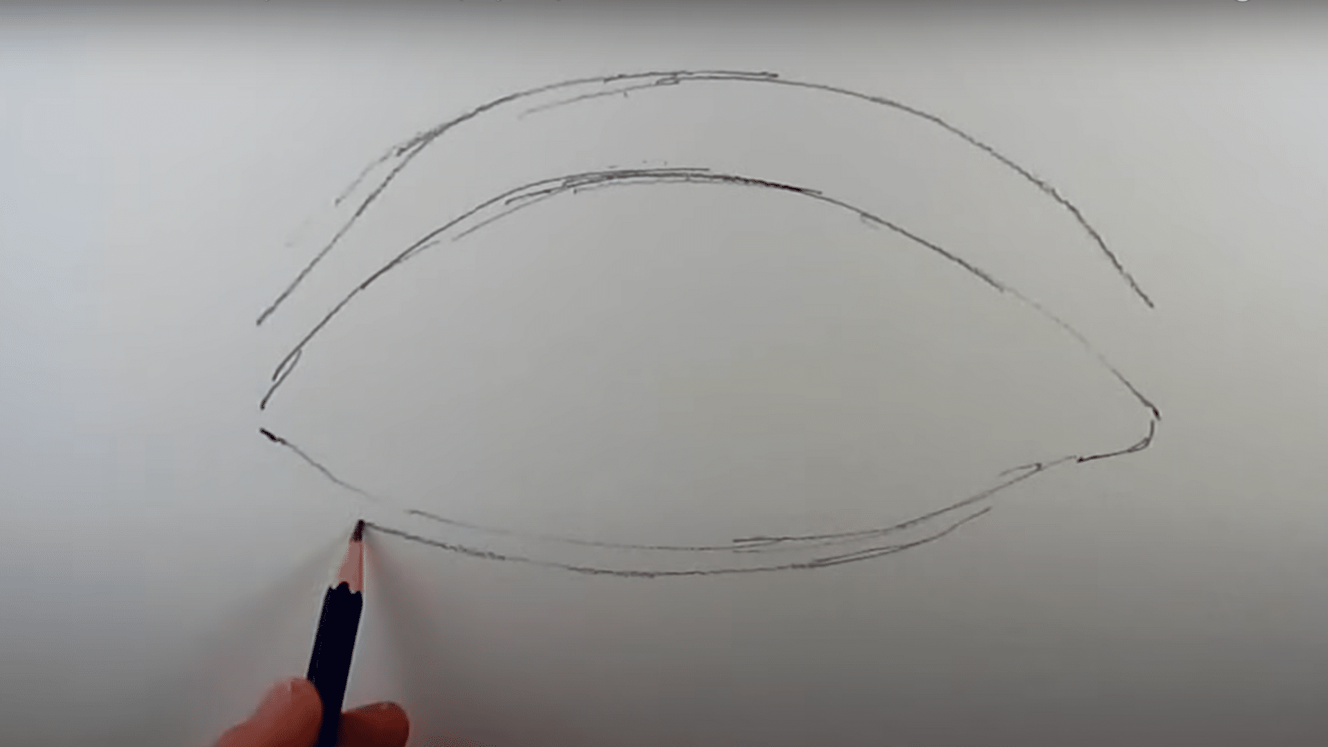 Step_1_Lightly_Sketch_the_Basic_Eye_Shape