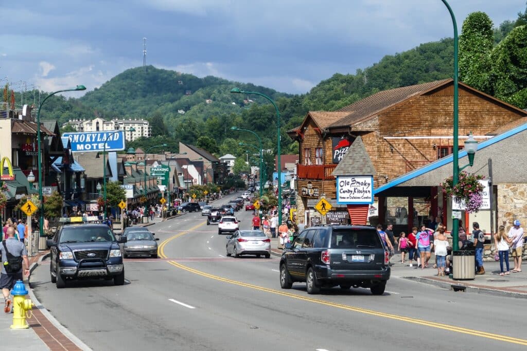 Why Gatlinburg Is the Perfect Mix of Rustic Charm and Tourist Fun