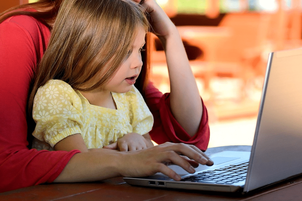 Avoiding Financial Stress: How Parents Can Stay on Top of Balances and Bills