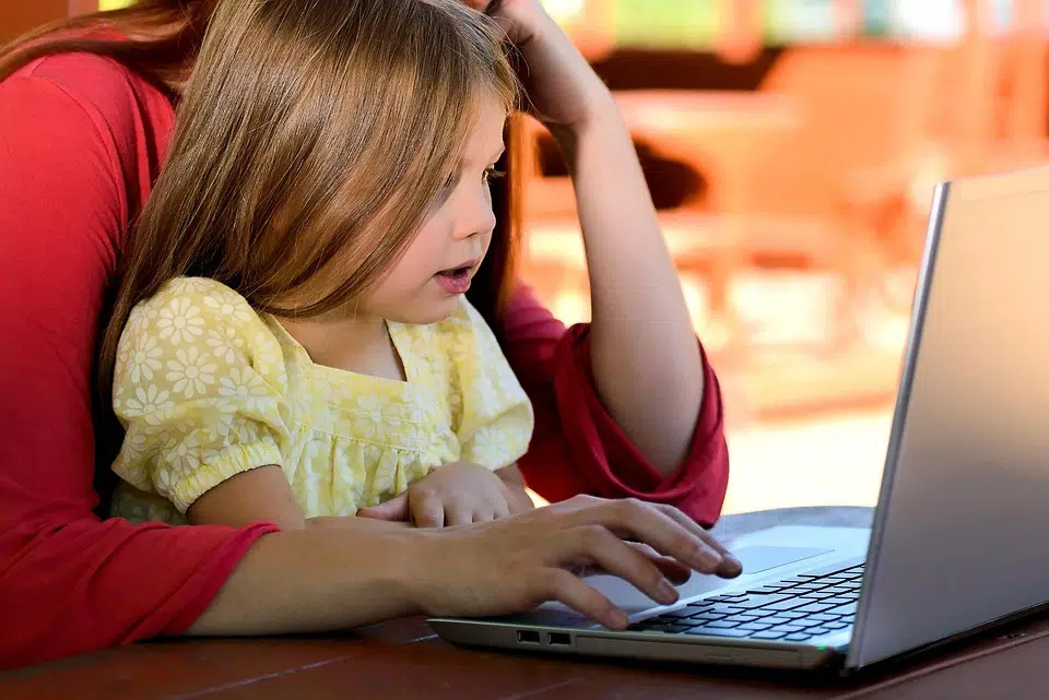 Avoiding Financial Stress: How Parents Can Stay on Top of Balances and Bills