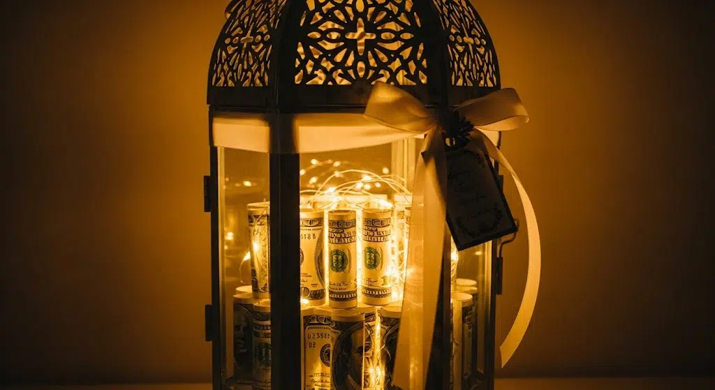 Cash_in_a_Decorative_Lantern