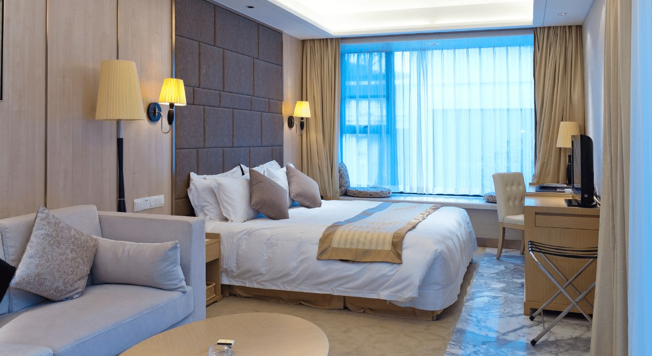 Luxury Hotels: Comfort, Technology, and Sensory Touches