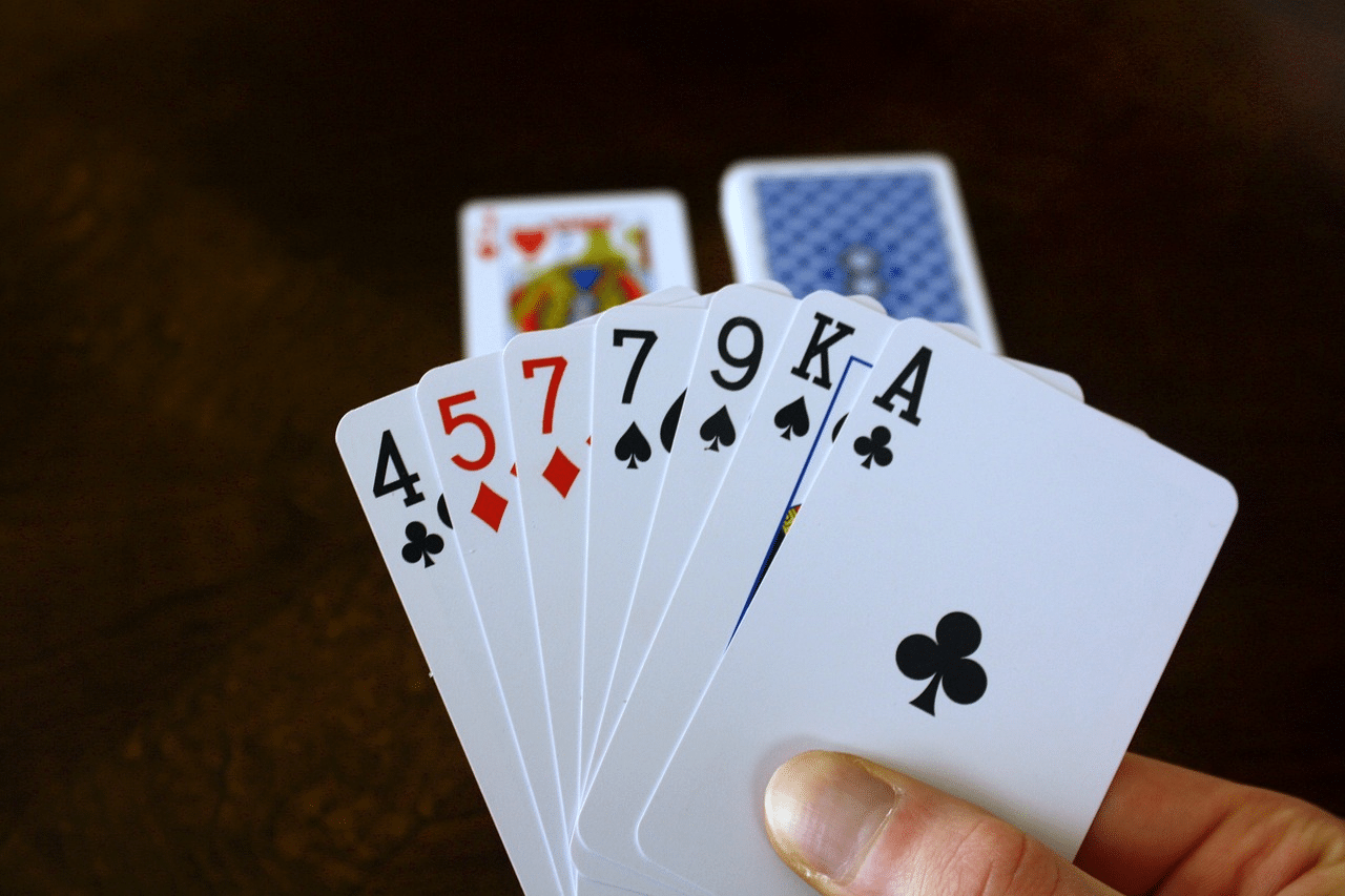 What Are the Different Bluffing Tactics in Rummy