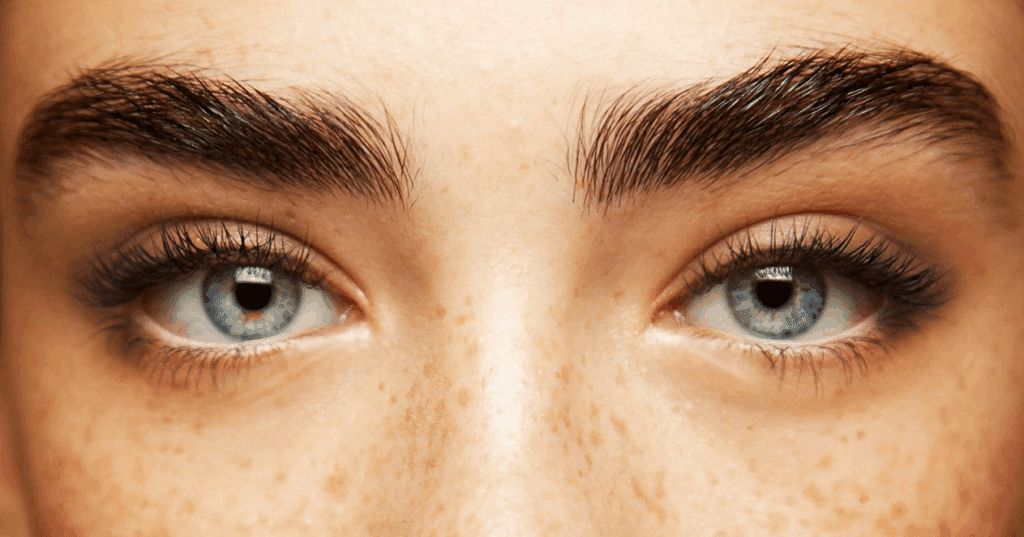 How does eyebrow growth serum help in growing fuller brows?