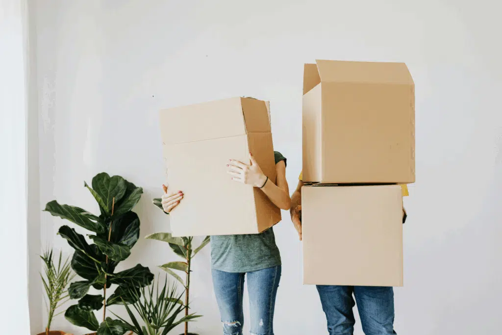 Local Moving Companies vs. National Chains: Which One’s Better for Your Move?