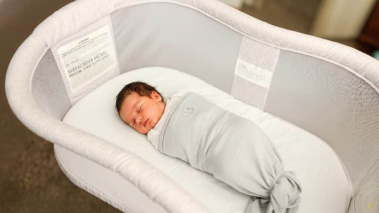 how long do babies sleep in bassinet