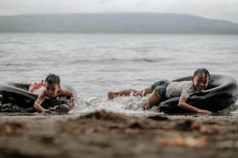 10 Fun Beach Activities to Keep Young Kids Entertained