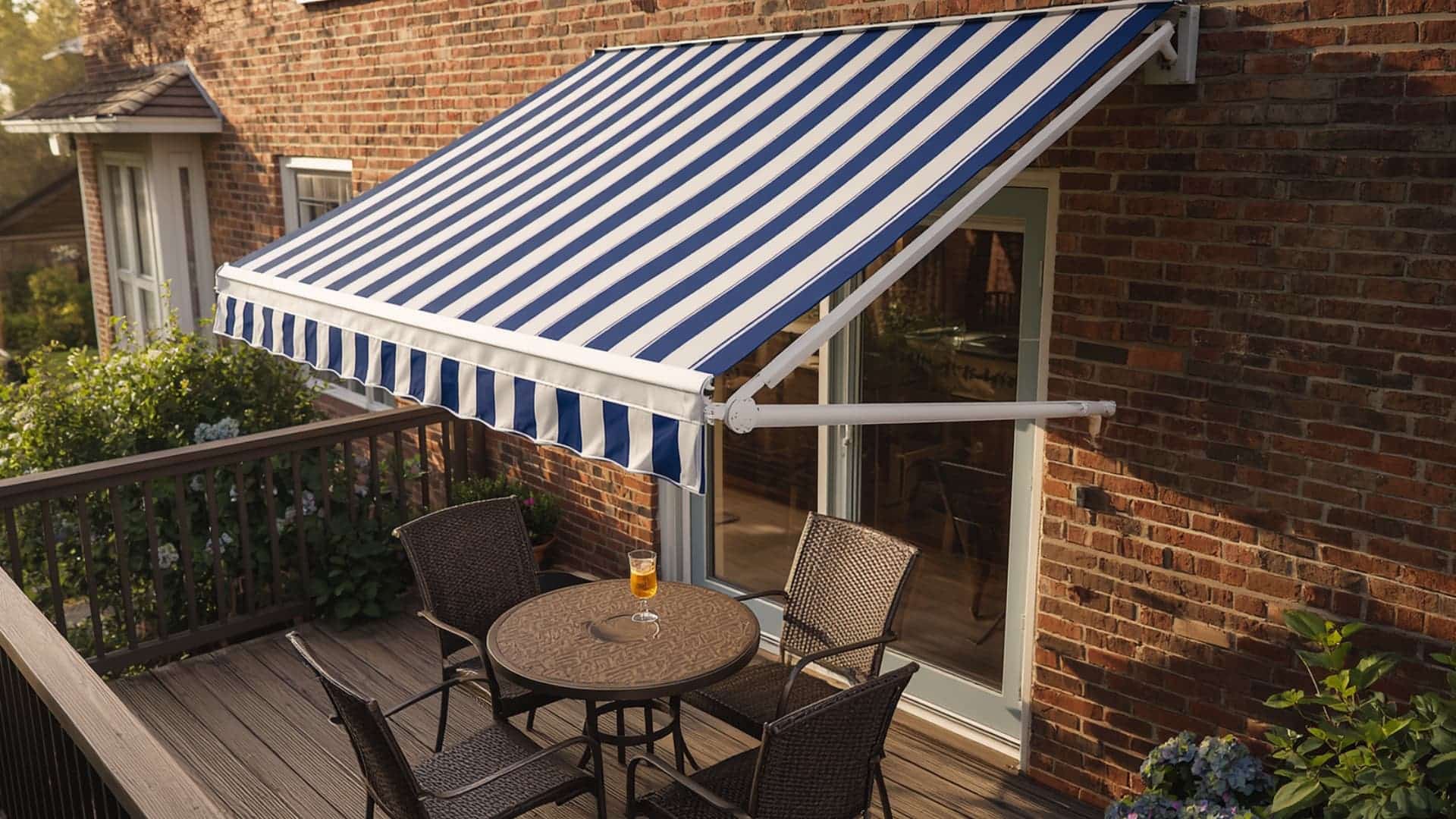 Retractable-Awning